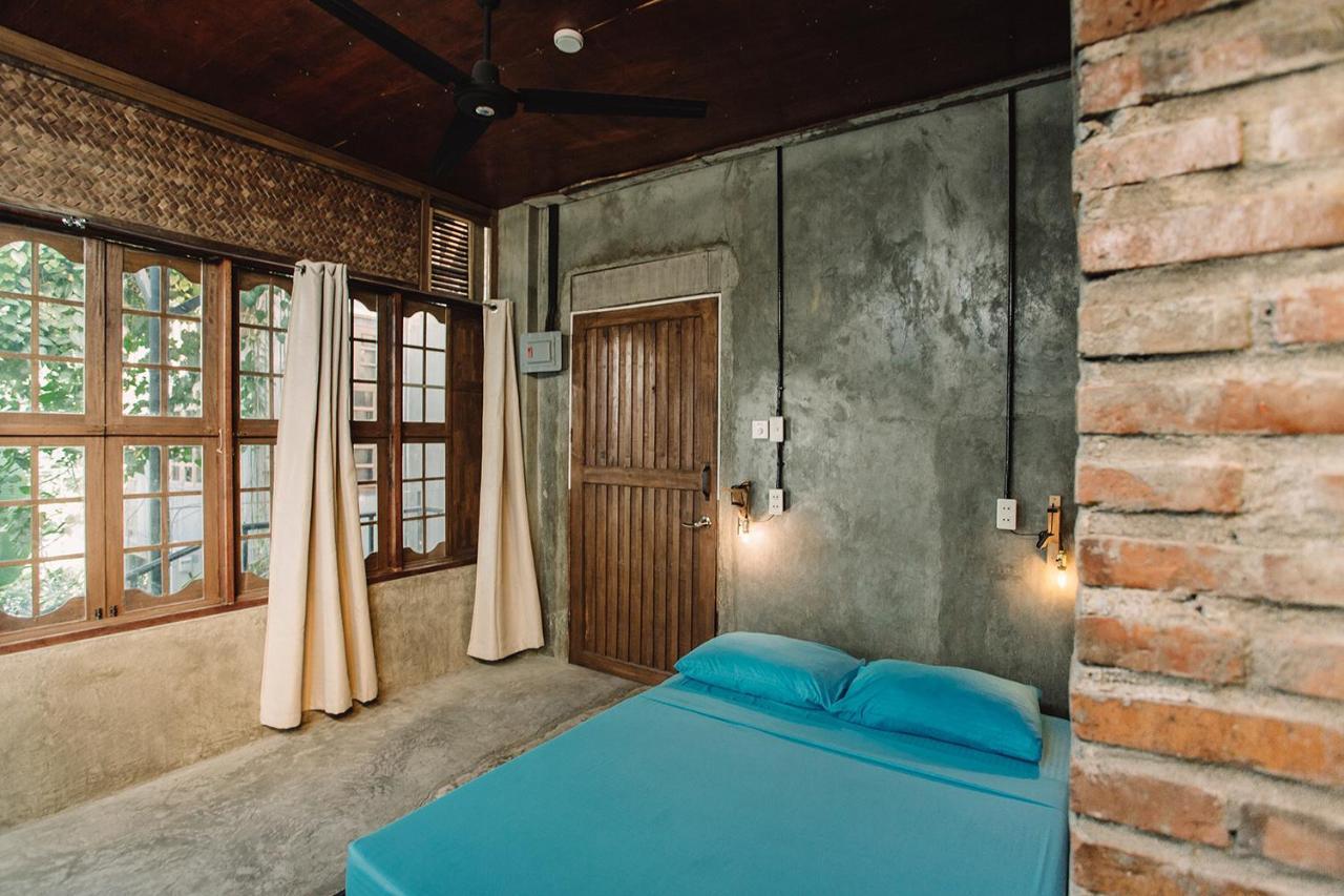 Hostel The Flying Fish *
